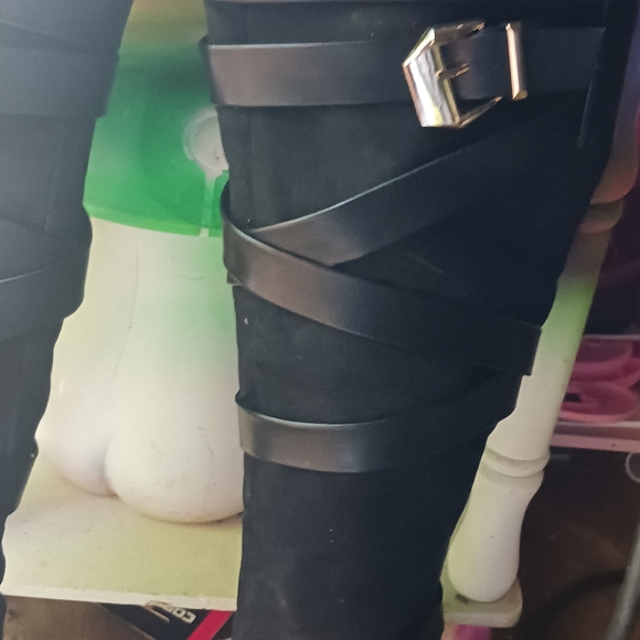 Thigh high boots - Picture 9 of 9